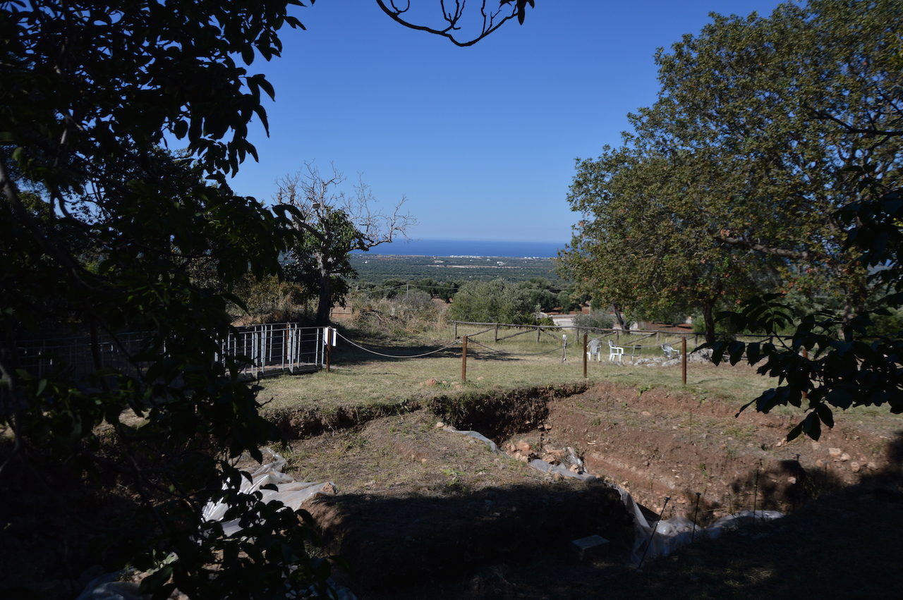 area antistante la grotta